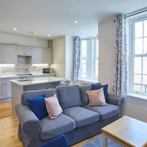Host & - Flat Lemonade , Whitby United Kingdom